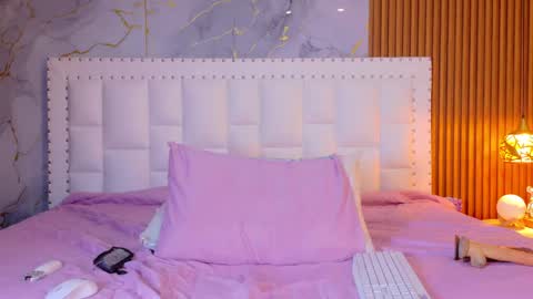 LITTLE AINHOA  online show from 03.12.26