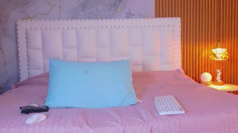 LITTLE AINHOA  online show from 03.24.26