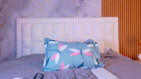 LITTLE AINHOA  online show from 03.31.26