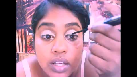 Snapshot of indiandiva27 chatting on 02.18.26 indiandiva27 online show from 02.18.26