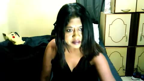 Snapshot of indianpleasures21 chatting on 05.15.26 indianpleasures21 online show from 05.15.26