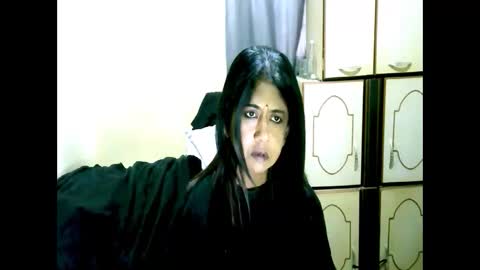 Snapshot of indianpleasures21 chatting on 06.04.26 indianpleasures21 online show from 06.04.26