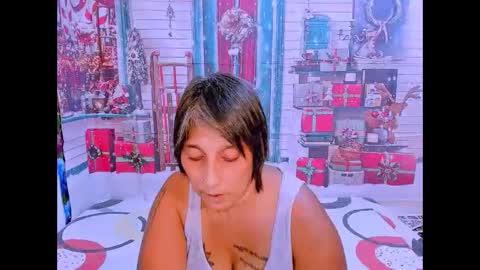 Snapshot of indianroxy27 chatting on 11.30.25 indianroxy27 online show from 11.30.25