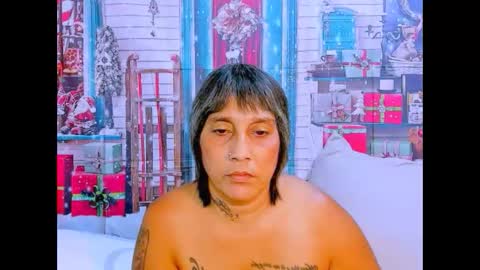 Snapshot of indianroxy27 chatting on 12.18.25 indianroxy27 online show from 12.18.25