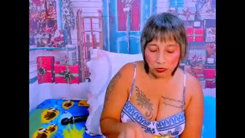 Snapshot of indianroxy27 chatting on 12.19.25 indianroxy27 online show from 12.19.25