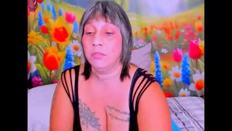 indianroxy27 online show from 04.14.26