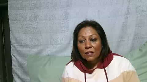 Snapshot of indiansexymilf chatting on 06.18.26 candice online show from 06.18.26