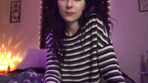 Indigo Bay online show from 01.12.25