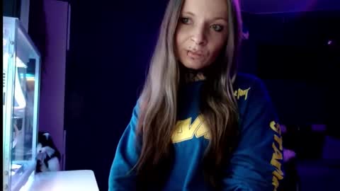 Snapshot of inesdesire chatting on 01.27.25 InesDesire online show from 01.27.25