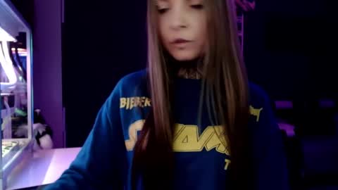 Snapshot of inesdesire chatting on 02.19.25 InesDesire online show from 02.19.25