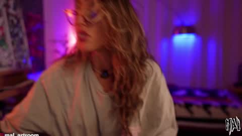 Snapshot of informal_ chatting on 09.15.25 MAL --- online show from 09.15.25