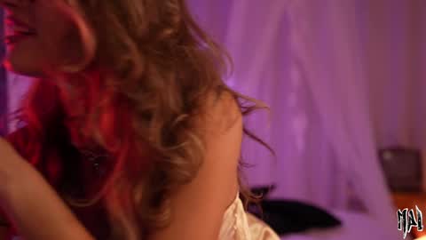 Snapshot of informal_ chatting on 10.30.25 MAL --- online show from 10.30.25