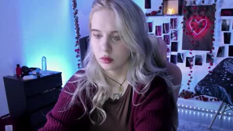 Snapshot of ingannamorte18 chatting on 10.19.25 Roki online show from 10.19.25