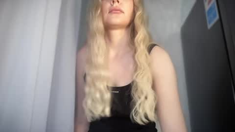 Snapshot of iniva05 chatting on 04.11.26 iniva05 online show from 04.11.26