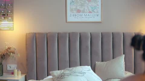 Im Senise Welcome to my room My instagram  online show from 02.19.25