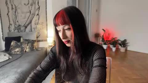 Xenia online show from 09.28.25