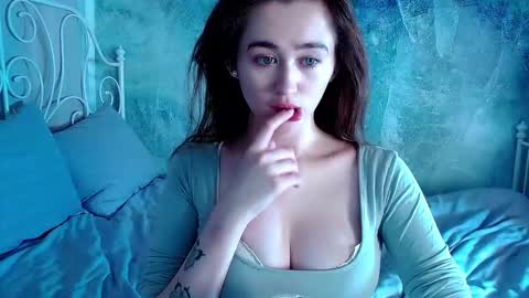 Lina online show from 12.16.25