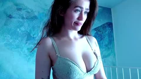 Lina online show from 04.15.26