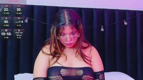 innocenthazel online show from 10.19.25