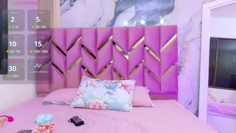 innocenthazel online show from 11.23.25