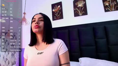 Snapshot of innocentlady_ chatting on 02.25.25 SELENA  online show from 02.25.25