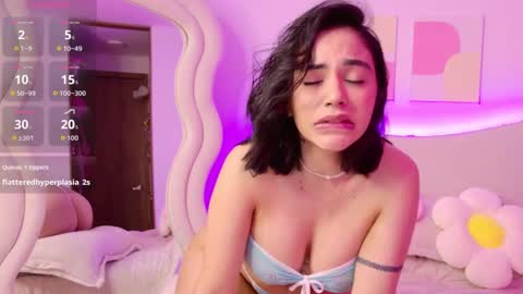 Snapshot of innocentlady_ chatting on 09.17.25 SELENA  online show from 09.17.25