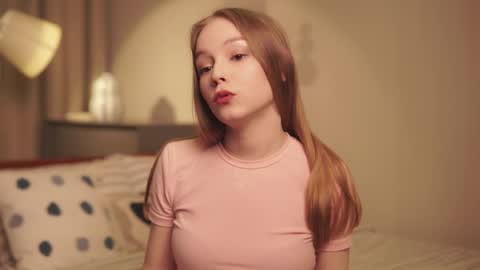 Snapshot of intheknoww chatting on 03.04.26 Avie online show from 03.04.26