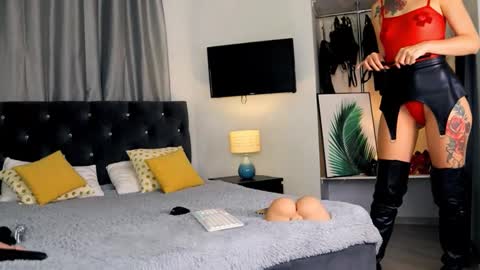 inviting_tina online show from 10.01.25