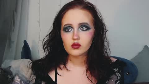 Snapshot of irinaart chatting on 01.15.25 Irina online show from 01.15.25