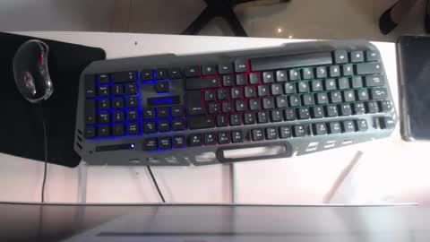 Snapshot of iris_bell_ch chatting on 12.14.25 Iris online show from 12.14.25