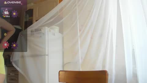 Snapshot of iris_crispy chatting on 11.12.25 Iris online show from 11.12.25