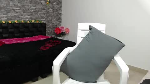 Snapshot of iris_joi chatting on 02.15.25 Iirs online show from 02.15.25