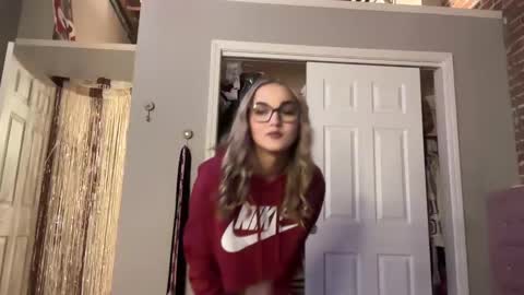 Snapshot of iris_world chatting on 02.20.25 iris online show from 02.20.25