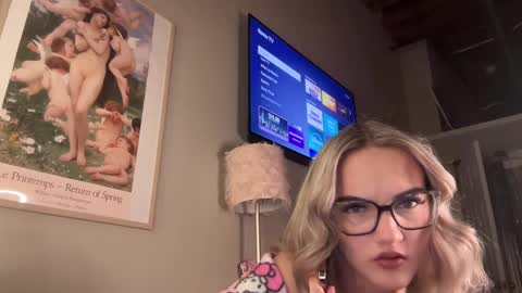 Snapshot of iris_world chatting on 02.22.25 iris online show from 02.22.25