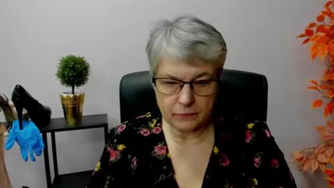 Snapshot of iris_xdesire chatting on 01.13.25 I R I S online show from 01.13.25