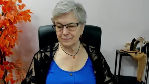 Snapshot of iris_xdesire chatting on 09.26.25 I R I S online show from 09.26.25