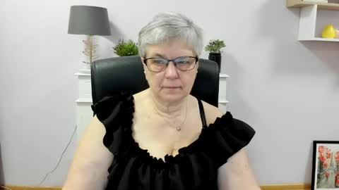 Snapshot of iris_xdesire chatting on 06.02.26 I R I S online show from 06.02.26