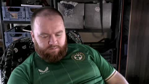 Snapshot of irishdaddy24 chatting on 12.19.24 twitter theirishman205 online show from 12.19.24