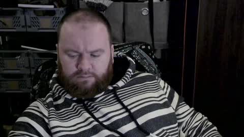 Snapshot of irishdaddy24 chatting on 12.19.24 twitter theirishman205 online show from 12.19.24