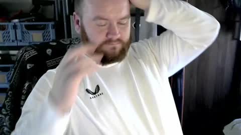 Snapshot of irishdaddy24 chatting on 02.14.25 twitter theirishman205 online show from 02.14.25