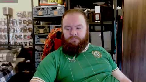 Snapshot of irishdaddy24 chatting on 09.12.25 twitter theirishman205 online show from 09.12.25