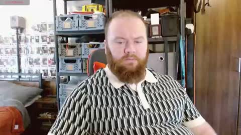 Snapshot of irishdaddy24 chatting on 10.11.25 twitter theirishman205 online show from 10.11.25