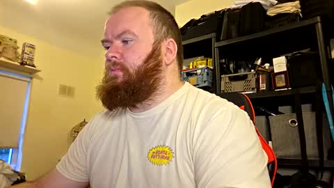 Snapshot of irishdaddy24 chatting on 10.12.25 twitter theirishman205 online show from 10.12.25