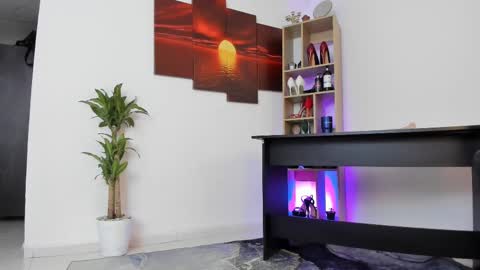 Iriss  online show from 02.22.25