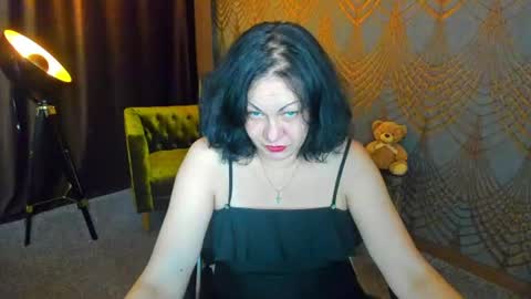 Snapshot of irissmoon1 chatting on 07.18.26 Iris online show from 07.18.26
