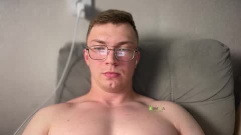 Snapshot of iron__chapman chatting on 10.17.25 Iron online show from 10.17.25