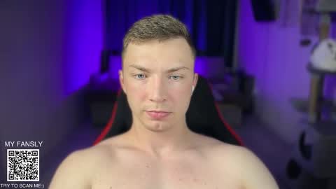 Snapshot of iron__chapman chatting on 10.22.25 Iron online show from 10.22.25