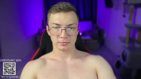 Snapshot of iron__chapman chatting on 11.02.25 Iron online show from 11.02.25