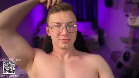 Snapshot of iron__chapman chatting on 11.09.25 Iron online show from 11.09.25