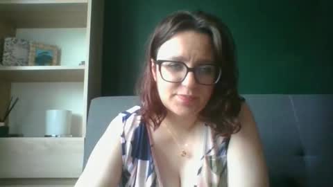 Snapshot of irresistibleparis chatting on 06.01.26 Paris online show from 06.01.26